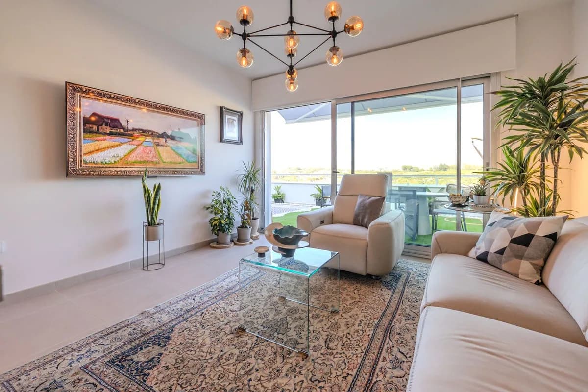 2 Bedroom Penthouse for Sale in New Golden Mile, Málaga - Image 4