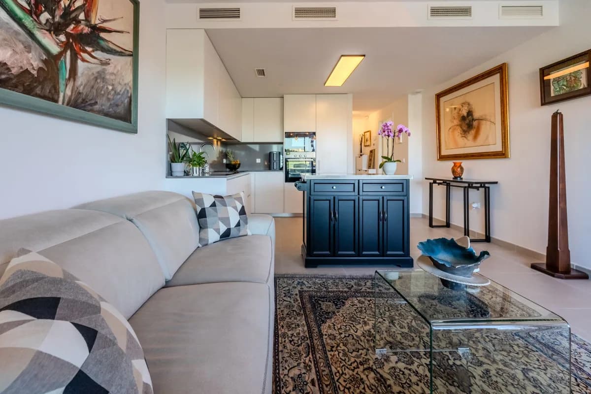 2 Bedroom Penthouse for Sale in New Golden Mile, Málaga - Image 7