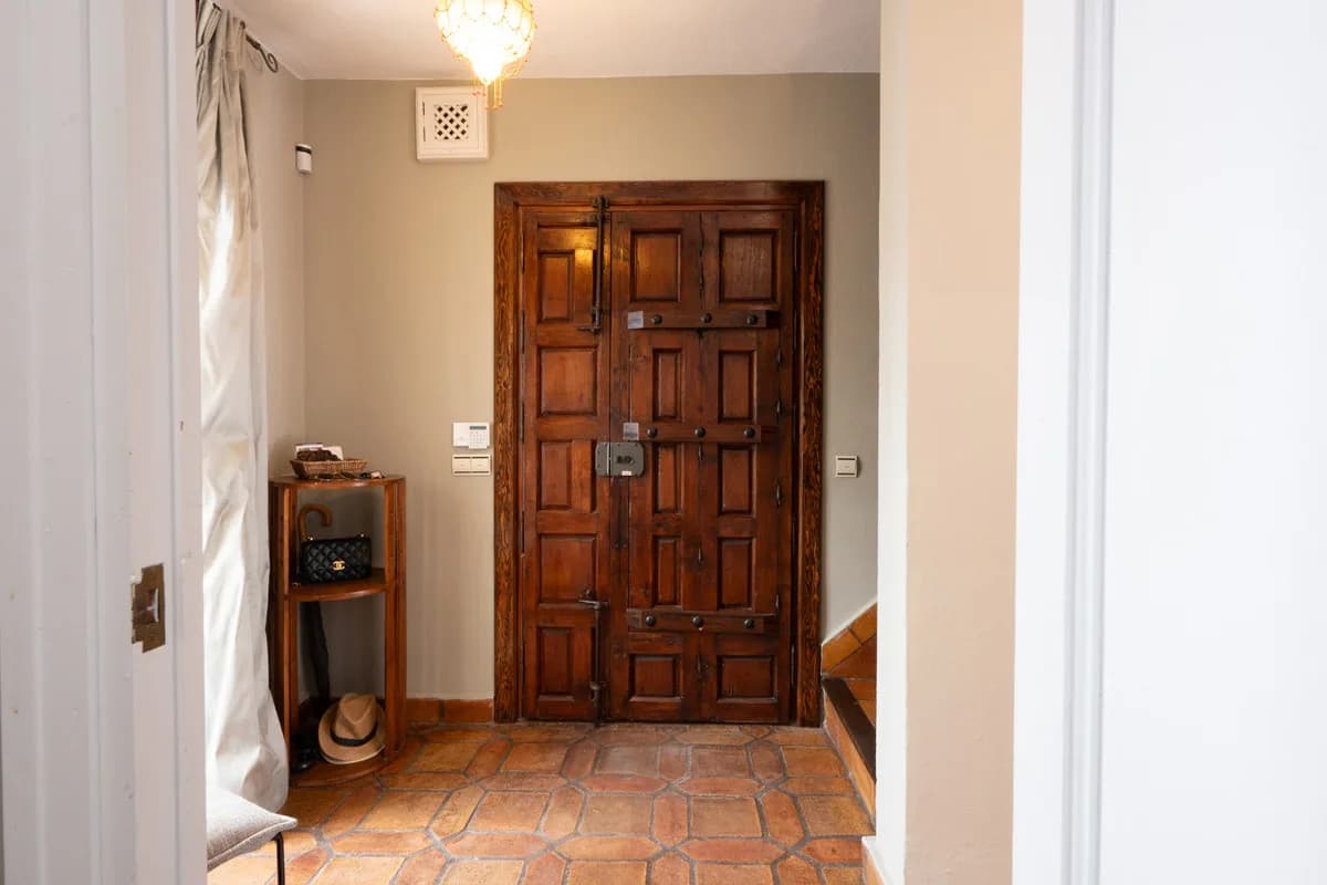 2 Bedroom Townhouse for Sale in The Golden Mile, Málaga - Image 2