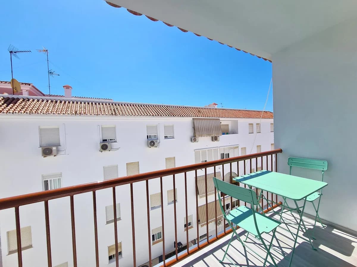 4 Bedroom Top Floor Apartment for Sale in Estepona, Málaga