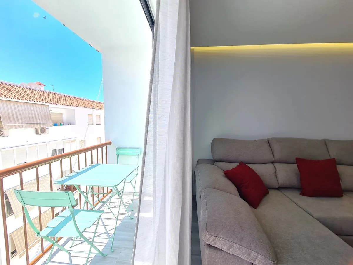 4 Bedroom Top Floor Apartment for Sale in Estepona, Málaga - Image 7