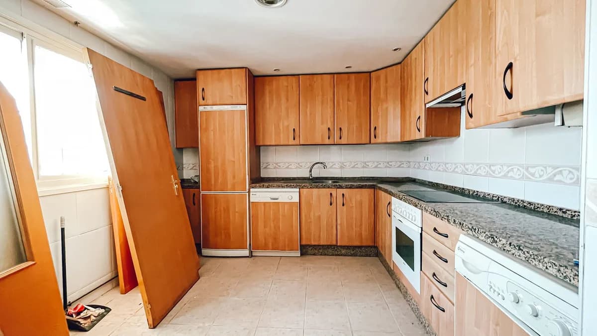 3 Bedroom Top Floor Apartment for Sale in Guadalmina Alta, Málaga - Image 7