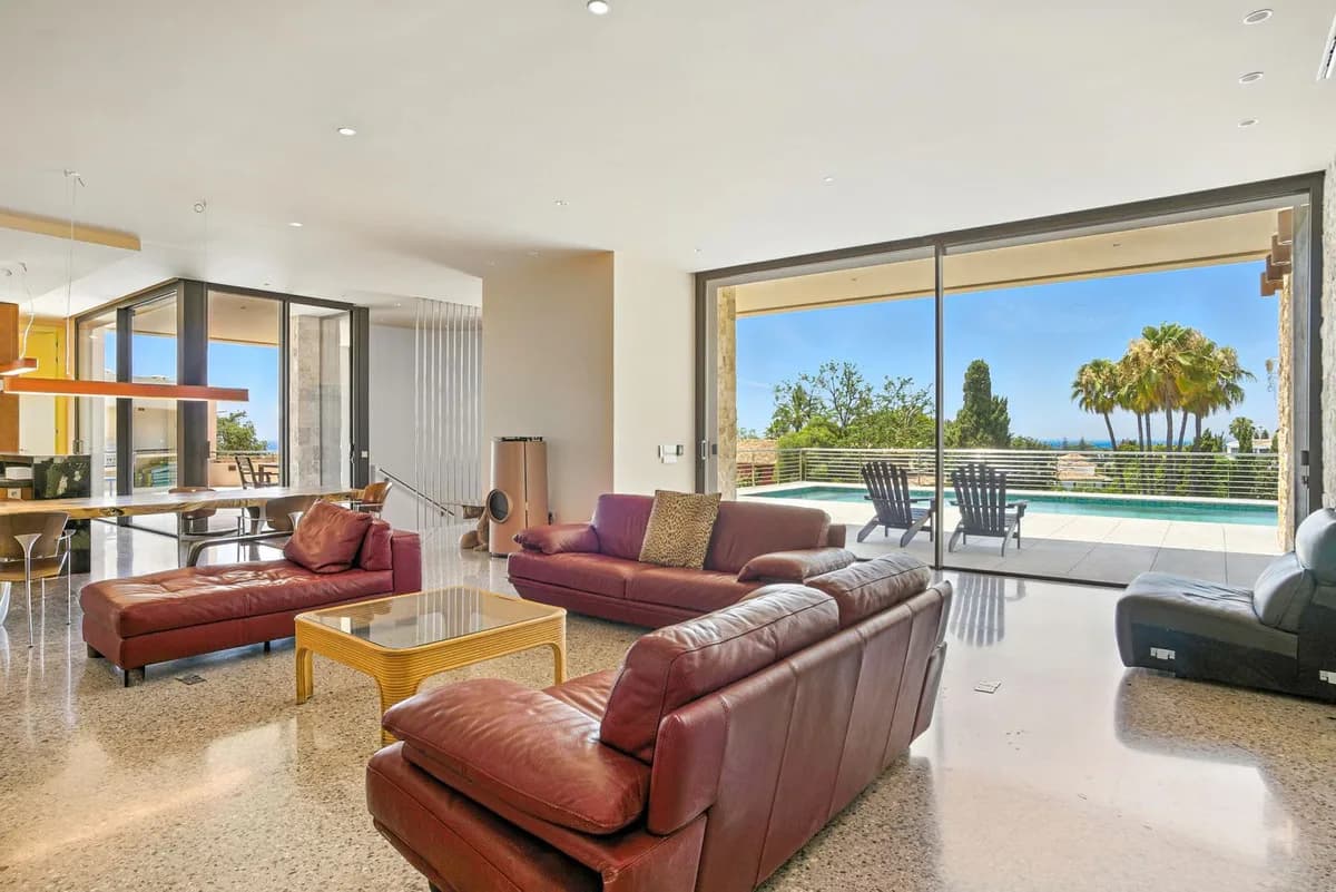 5 Bedroom Detached Villa for Sale in Elviria, Málaga - Image 5