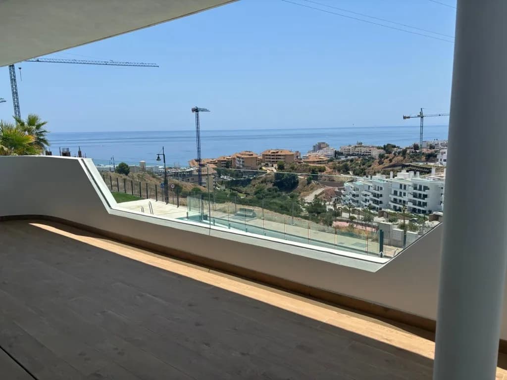 2 Bedroom Middle Floor Apartment for Sale in Fuengirola, Málaga - Image 9