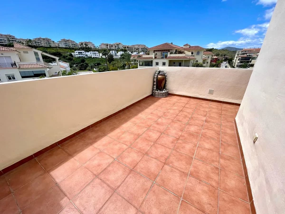 3 Bedroom Penthouse for Sale in Mijas, Málaga - Image 4