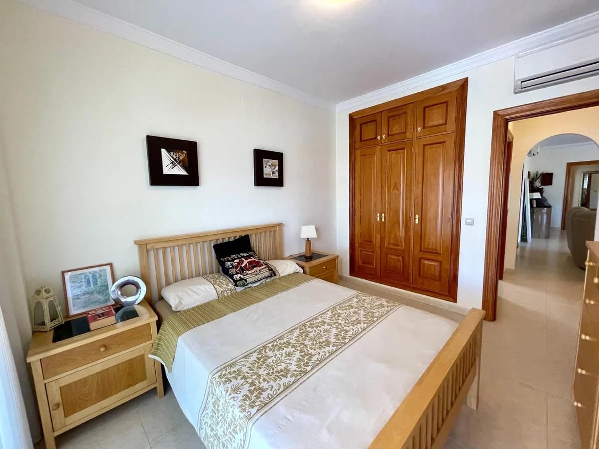 3 Bedroom Penthouse for Sale in Mijas, Málaga - Image 9