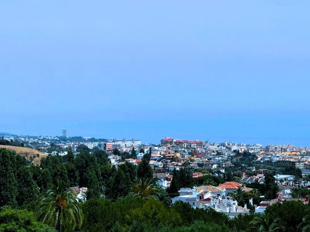 6 Bedroom Detached Villa for Sale in Marbella, Málaga