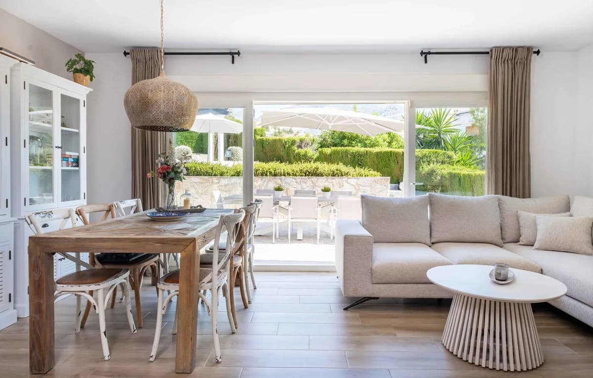 3 Bedroom Detached Villa for Sale in Torreblanca, Málaga - Image 7