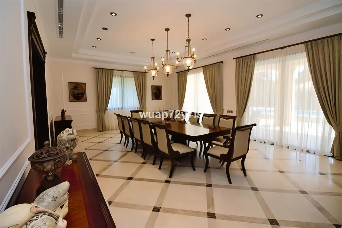 6 Bedroom Detached Villa for Sale in Guadalmina Baja, Málaga - Image 6