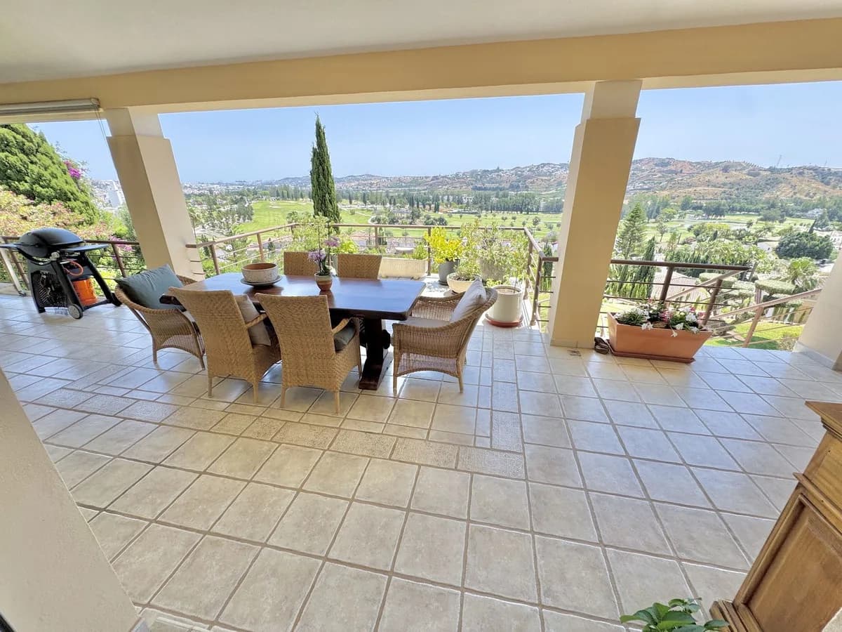 6 Bedroom Detached Villa for Sale in Mijas Golf, Málaga - Image 2