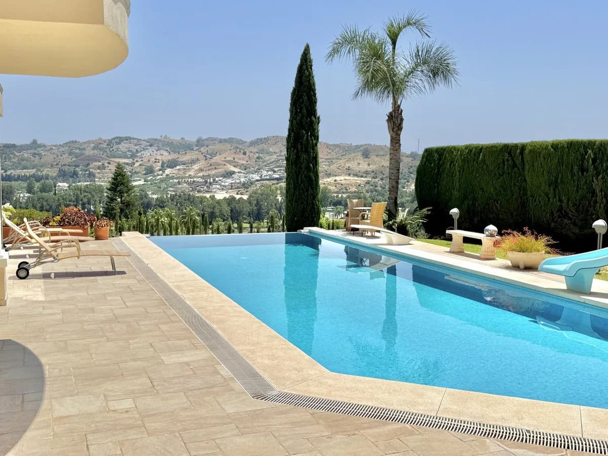 6 Bedroom Detached Villa for Sale in Mijas Golf, Málaga - Image 3
