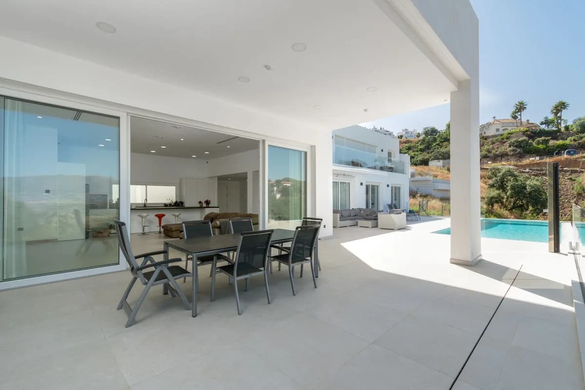 3 Bedroom Detached Villa for Sale in La Mairena, Málaga - Image 7