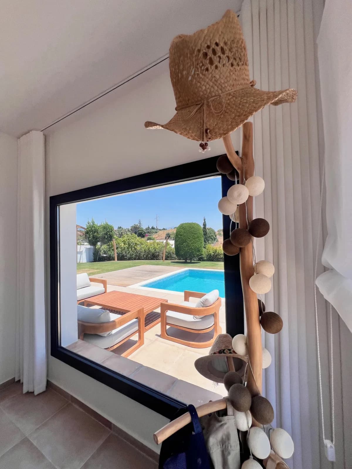 3 Bedroom Detached Villa for Sale in New Golden Mile, Málaga - Image 6