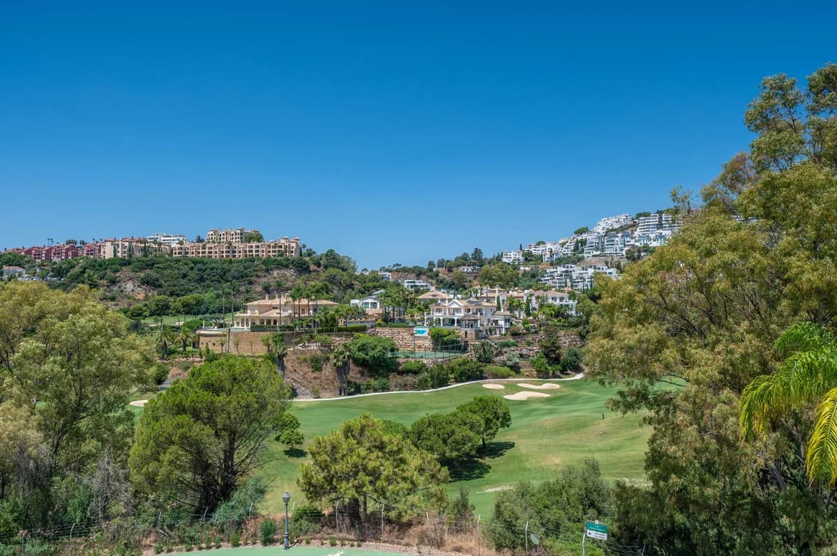 3 Bedroom Townhouse for Sale in La Quinta, Málaga - Image 7