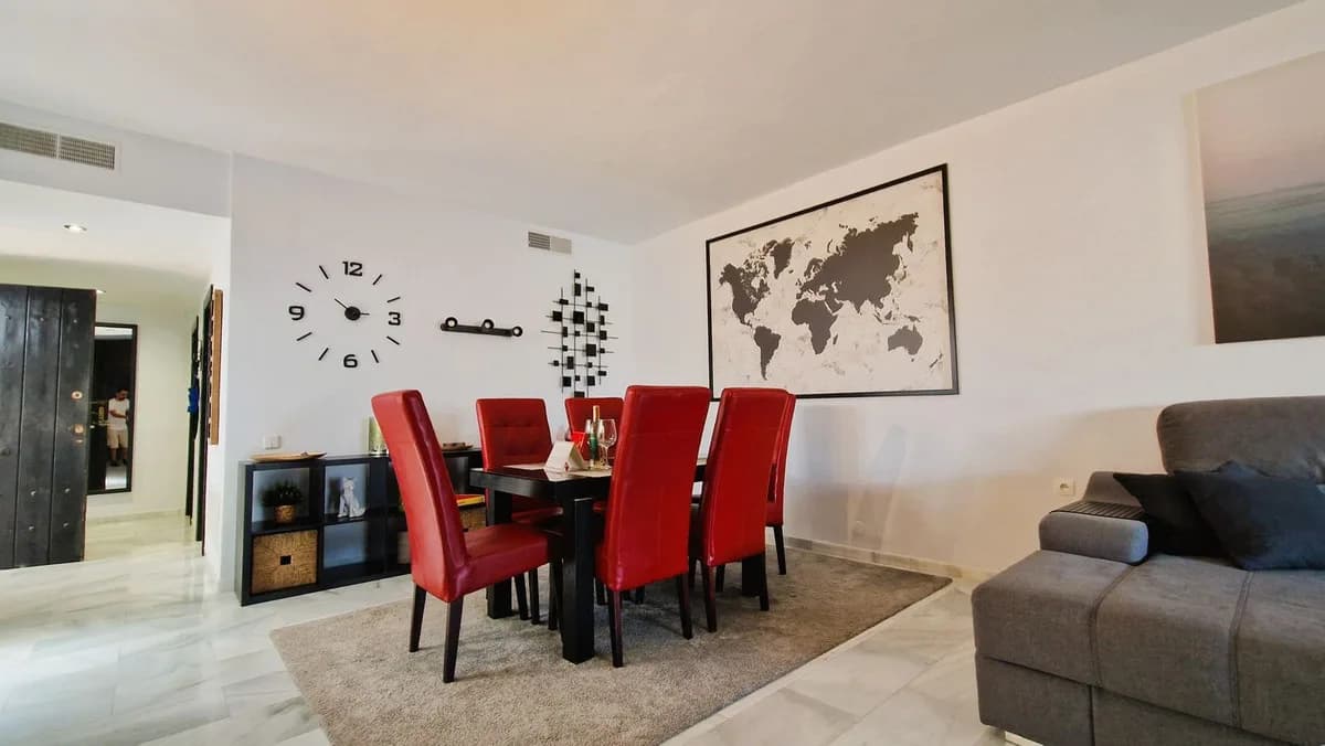 2 Bedroom Top Floor Apartment for Sale in Puerto Banús, Málaga - Image 6