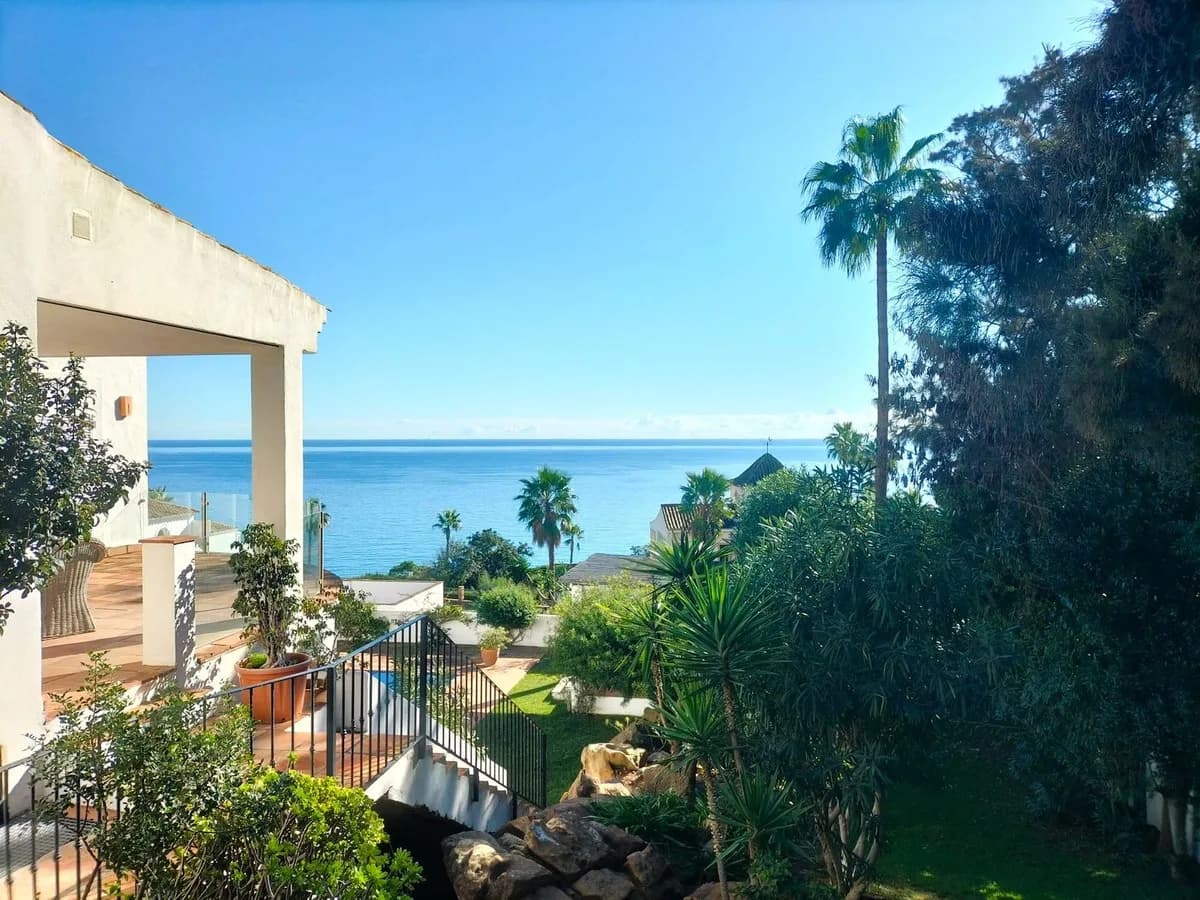 5 Bedroom Detached Villa for Sale in Manilva, Málaga - Image 5