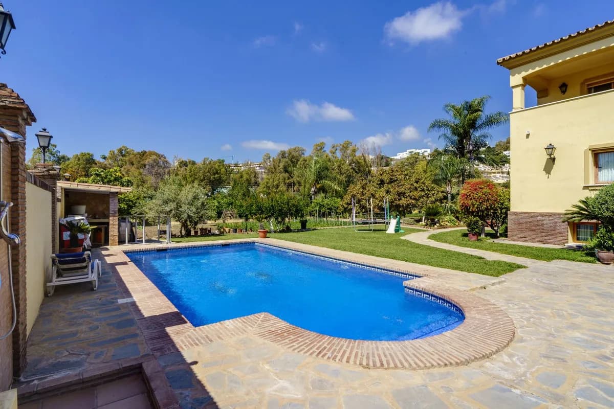 5 Bedroom Detached Villa for Sale in La Quinta, Málaga - Image 8