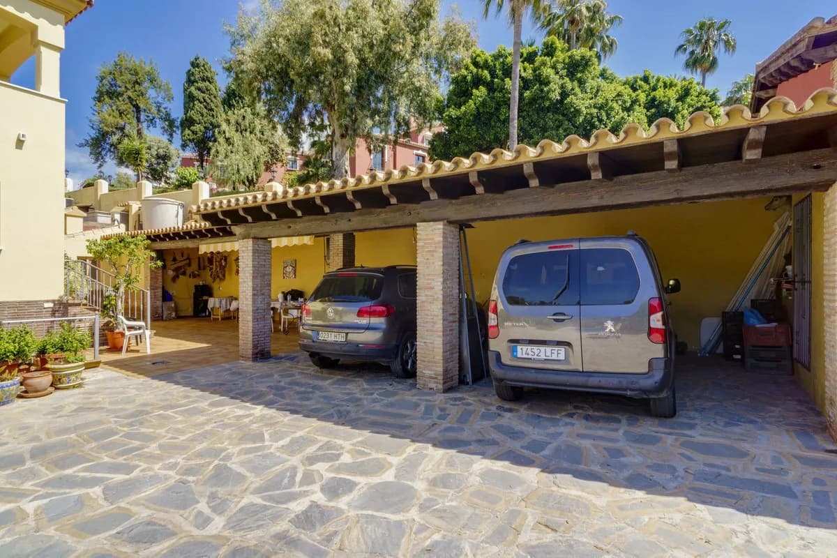5 Bedroom Detached Villa for Sale in La Quinta, Málaga - Image 9