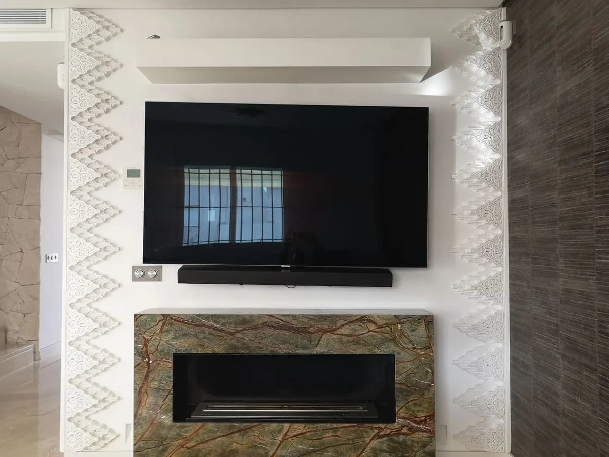 4 Bedroom Semi-Detached House for Sale in Estepona, Málaga - Image 4