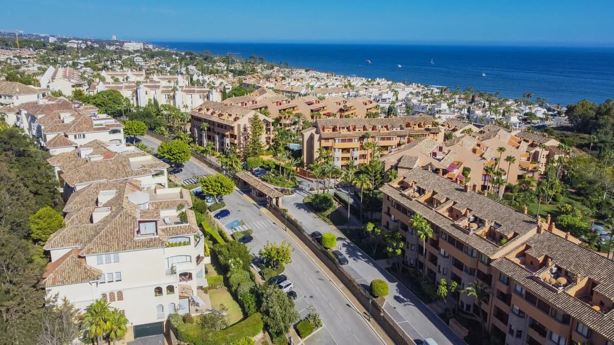 3 Bedroom Penthouse Duplex for Sale in Bahía de Marbella, Málaga - Image 3