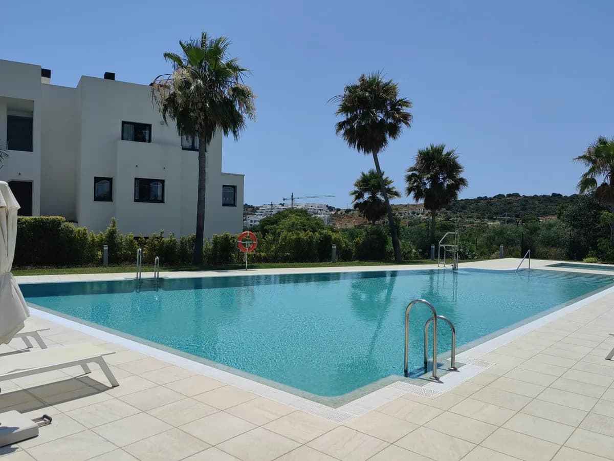 3 Bedroom Middle Floor Apartment for Sale in Estepona, Málaga