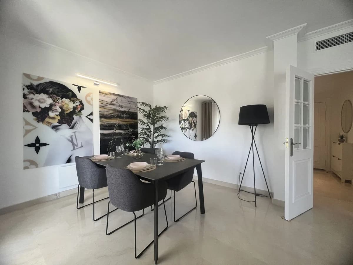2 Bedroom Penthouse Duplex for Sale in La Quinta, Málaga - Image 6