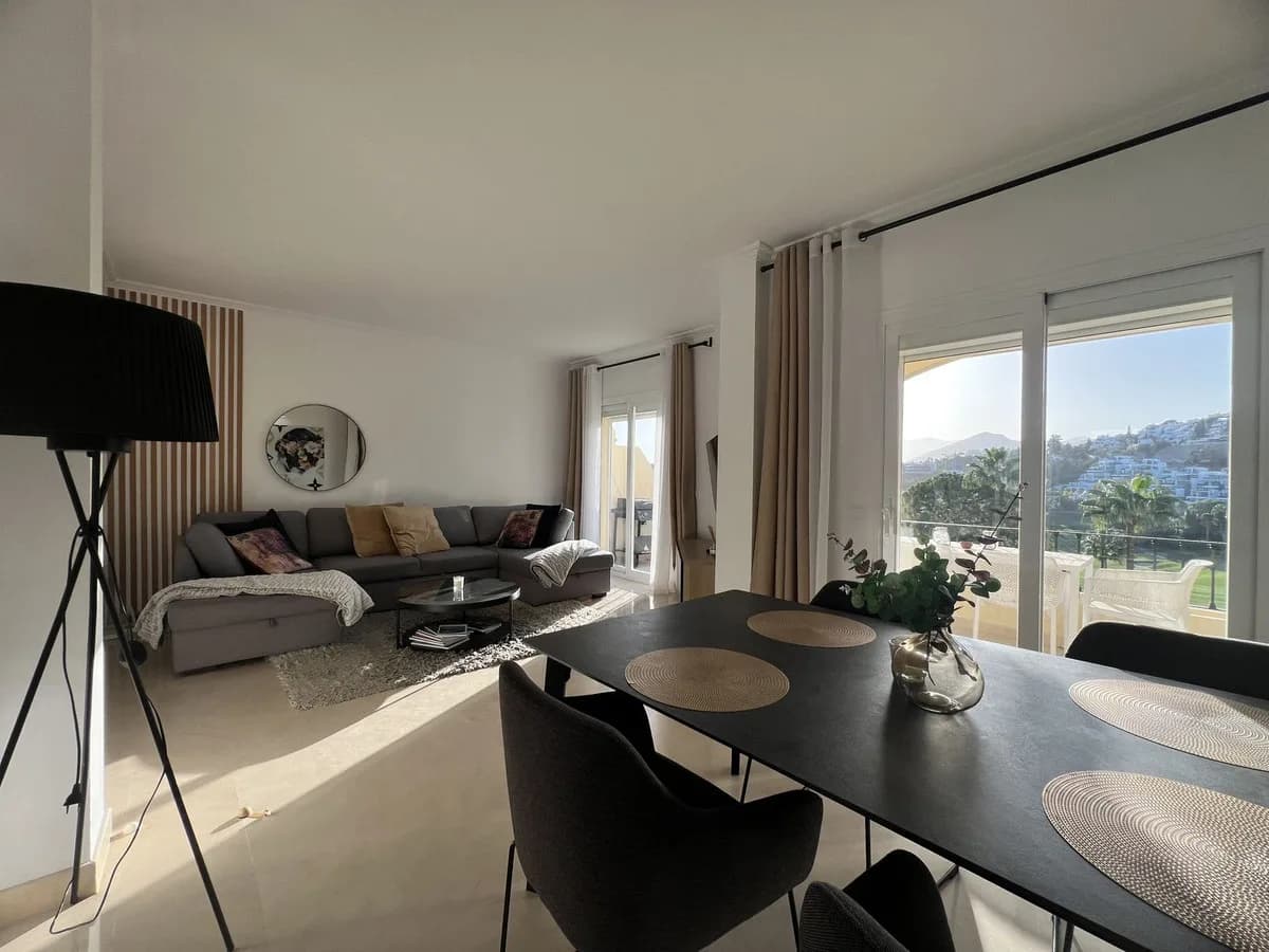 2 Bedroom Penthouse Duplex for Sale in La Quinta, Málaga - Image 8