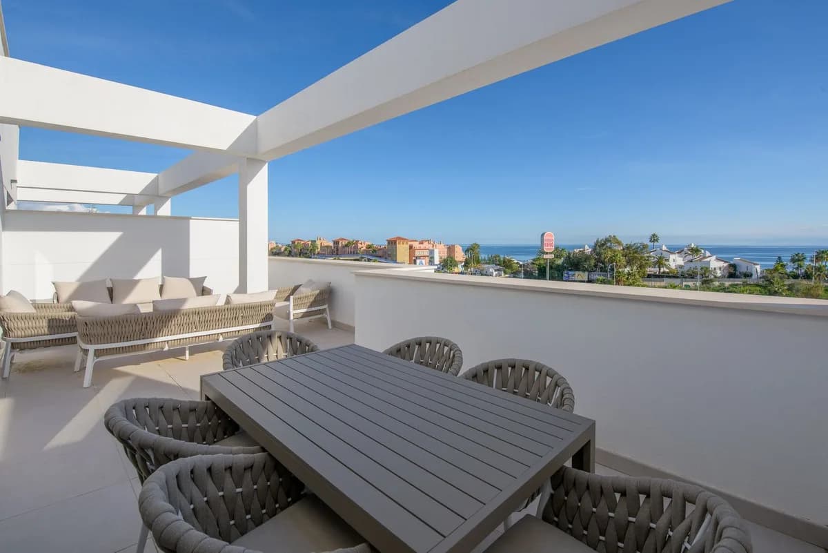 3 Bedroom Penthouse for Sale in Estepona, Málaga - Image 8
