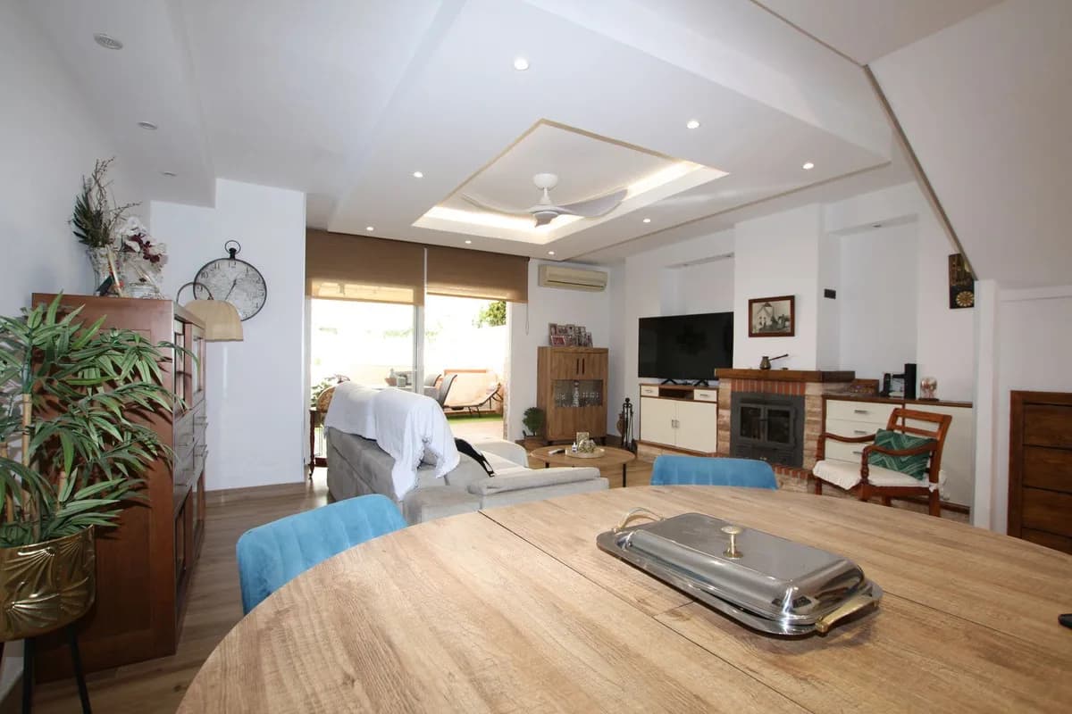 3 Bedroom Townhouse for Sale in Marbella, Málaga - Image 6