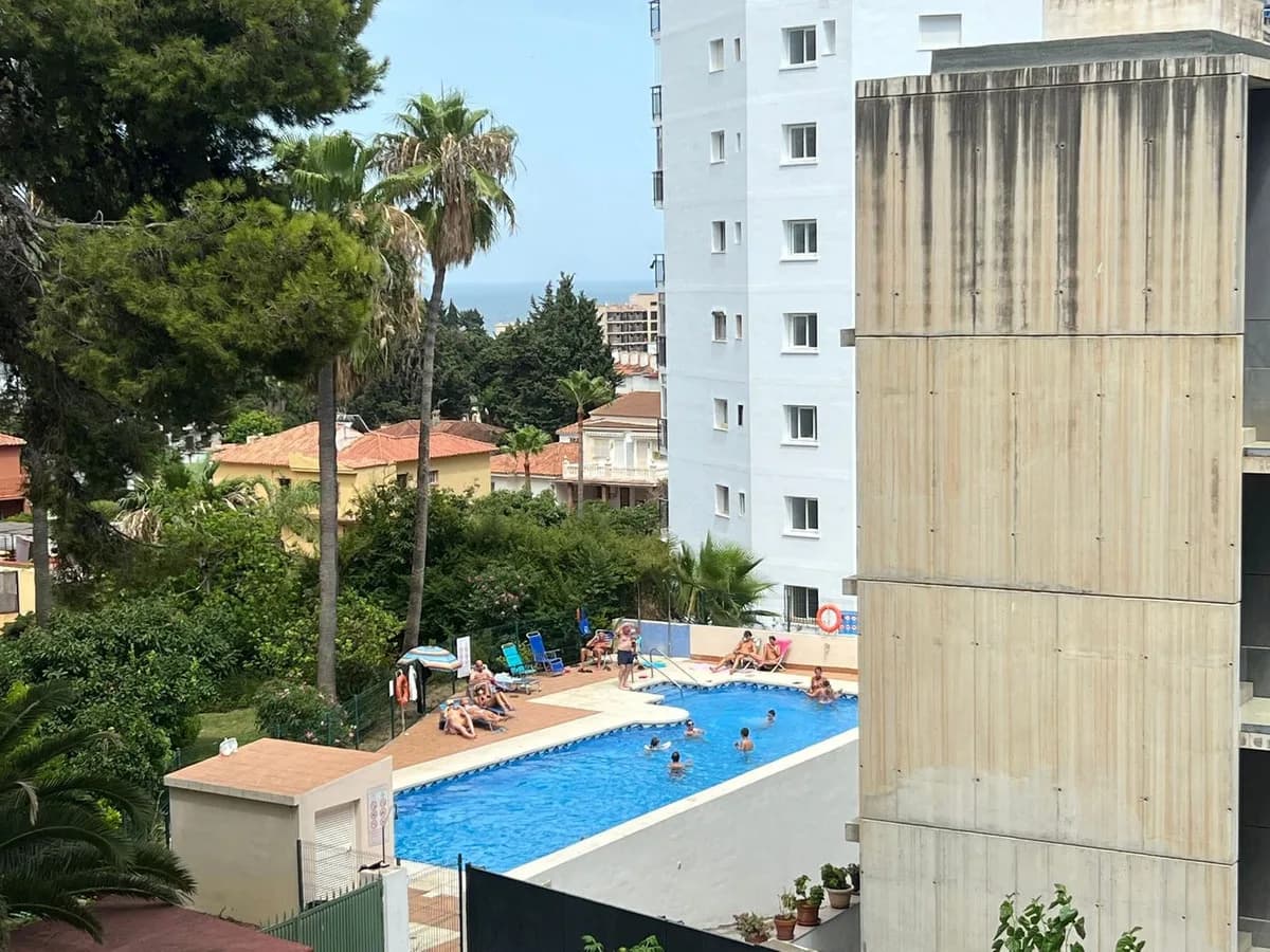 Middle Floor Studio for Sale in Benalmadena, Málaga