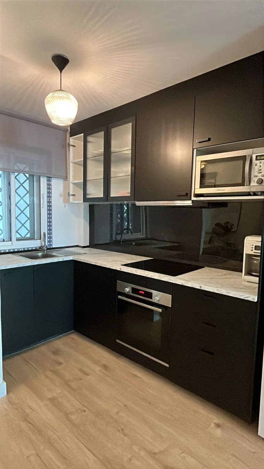 2 Bedroom Middle Floor Apartment for Sale in Artola, Málaga - Image 6