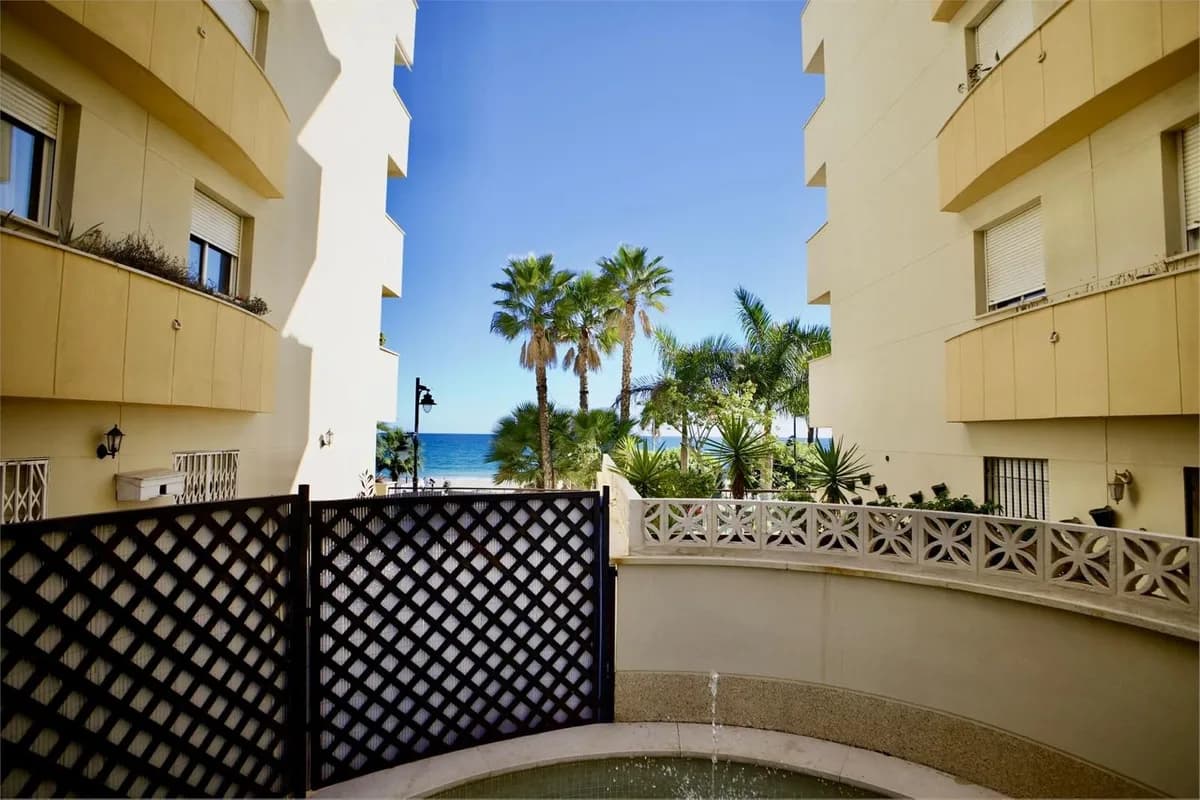 1 Bedroom Ground Floor Apartment for Sale in Estepona, Málaga