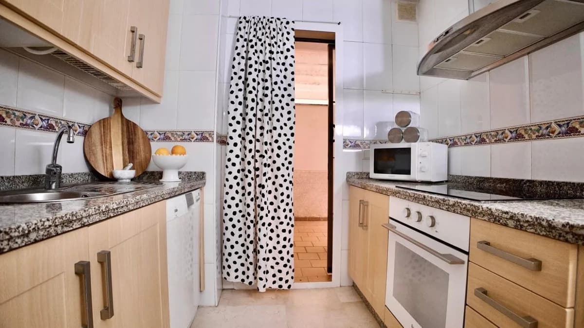 1 Bedroom Ground Floor Apartment for Sale in Estepona, Málaga - Image 6