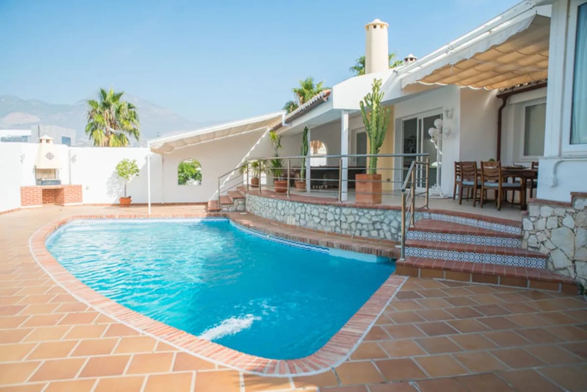 3 Bedroom Detached Villa for Sale in Benalmadena, Málaga
