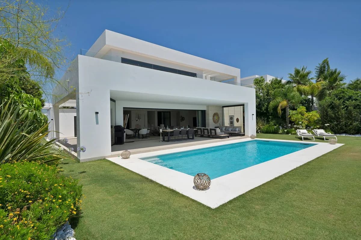 4 Bedroom Detached Villa for Sale in La Cala Golf, Málaga - Image 6