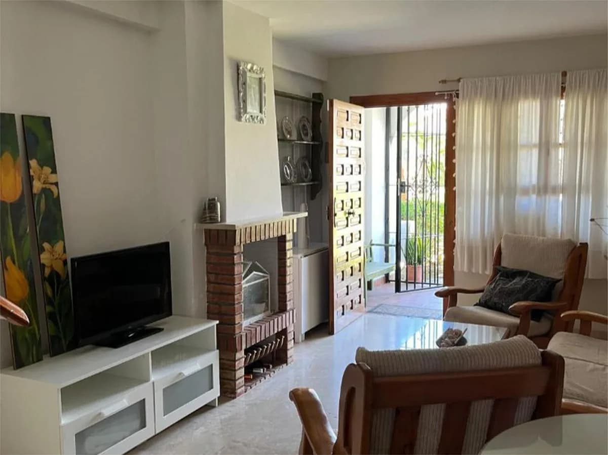 4 Bedroom Townhouse for Sale in Calahonda, Málaga - Image 6