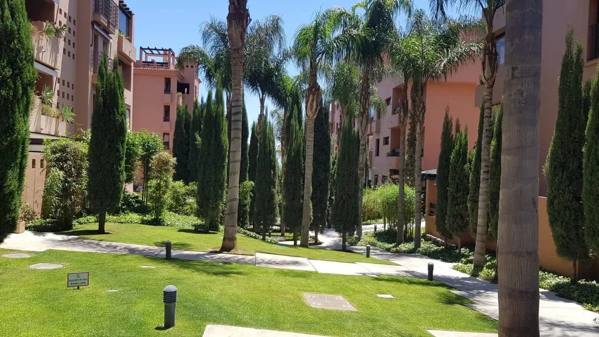 4 Bedroom Top Floor Apartment for Sale in Benalmadena, Málaga
