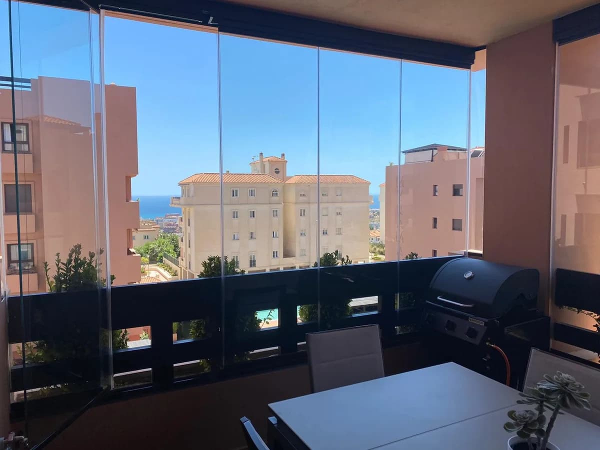4 Bedroom Top Floor Apartment for Sale in Benalmadena, Málaga - Image 6