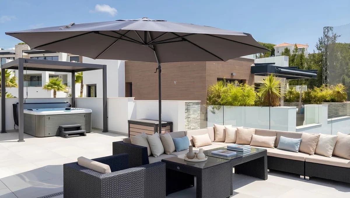 3 Bedroom Penthouse for Sale in Cabopino, Málaga - Image 3