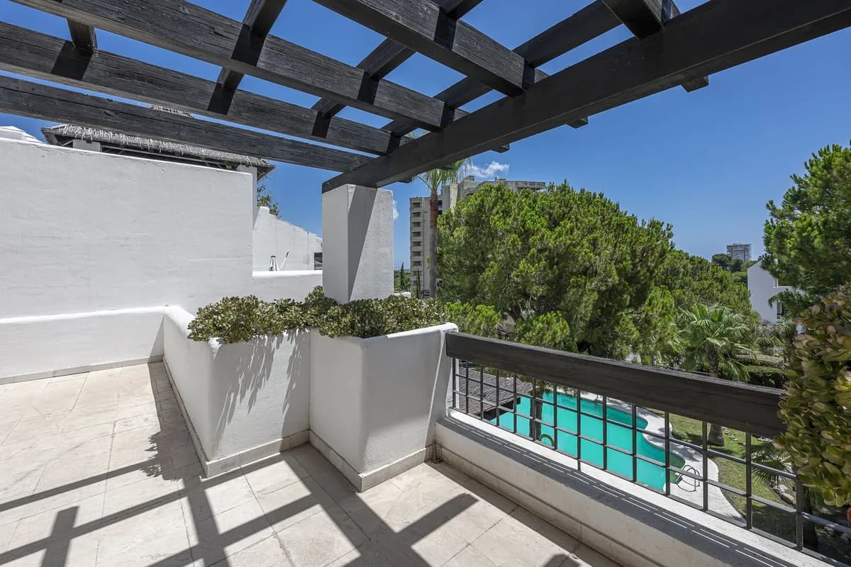 2 Bedroom Top Floor Apartment for Sale in Río Real, Málaga