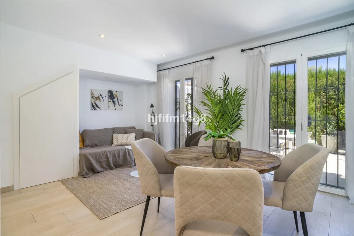 2 Bedroom Townhouse for Sale in Nueva Andalucía, Málaga - Image 2