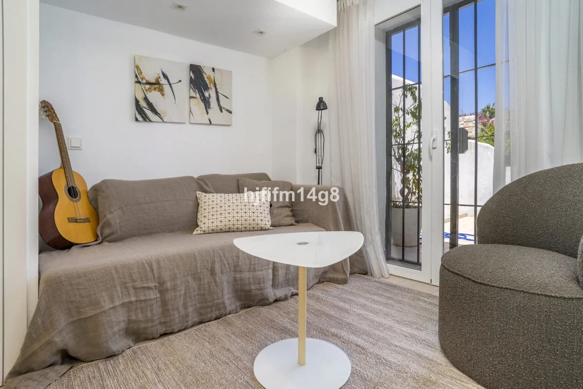 2 Bedroom Townhouse for Sale in Nueva Andalucía, Málaga - Image 6