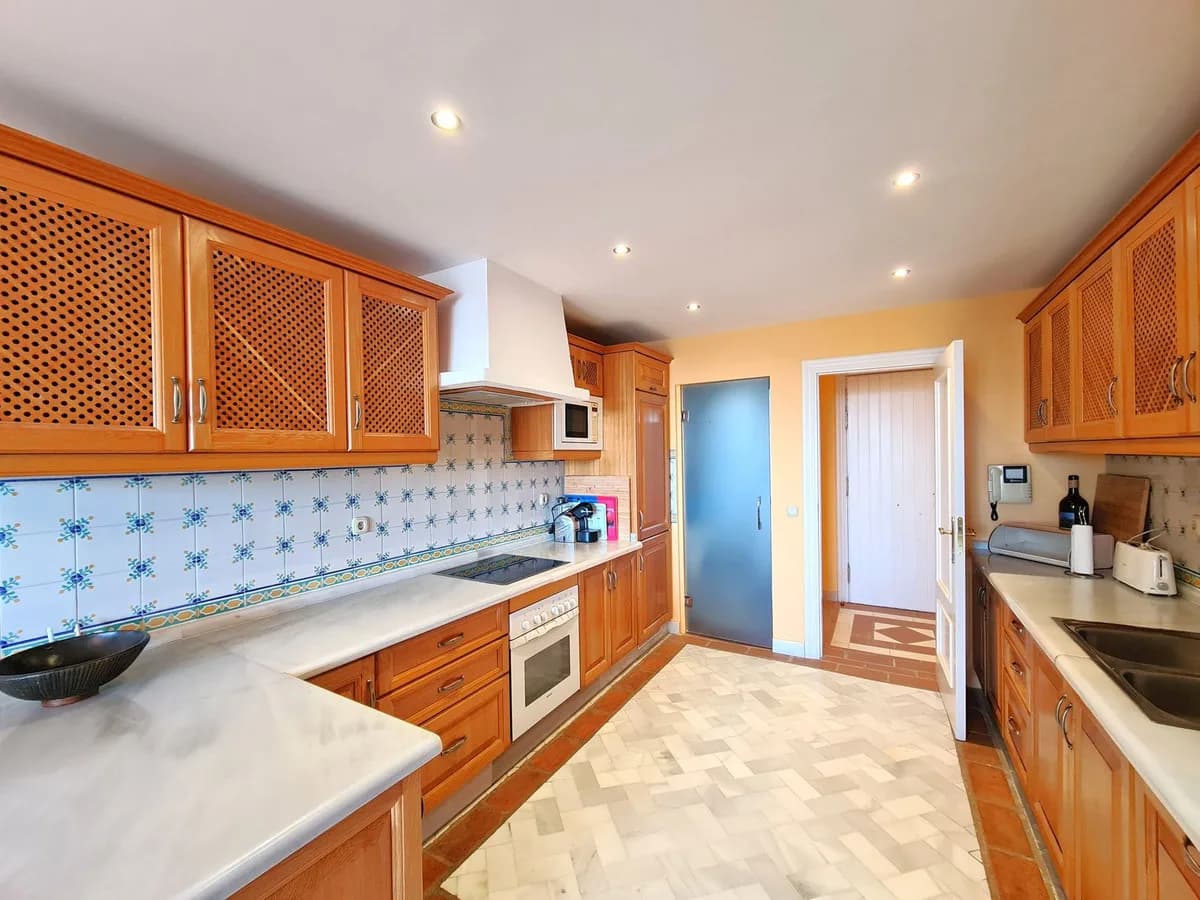 3 Bedroom Ground Floor Apartment for Sale in Casares Playa, Málaga - Image 5