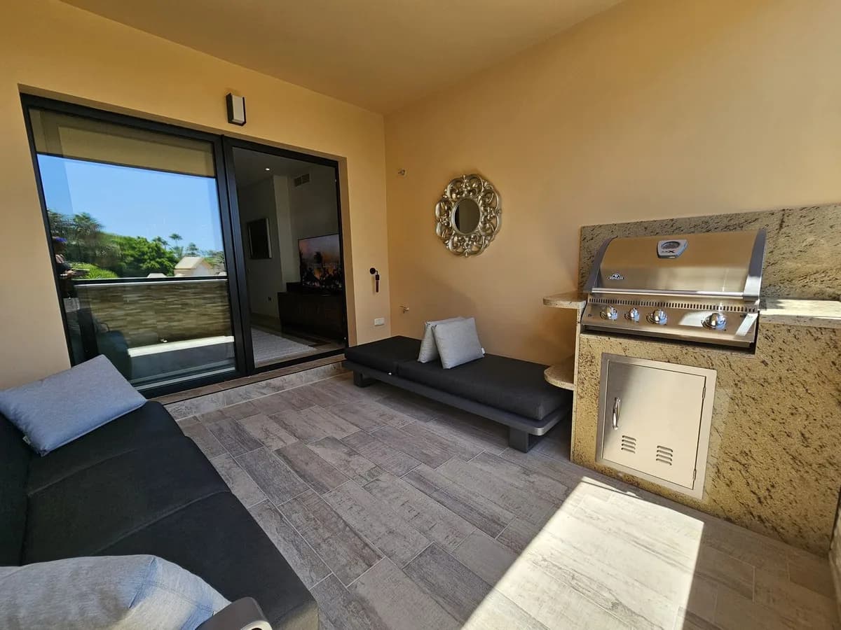 3 Bedroom Middle Floor Apartment for Sale in Puerto Banús, Málaga - Image 8