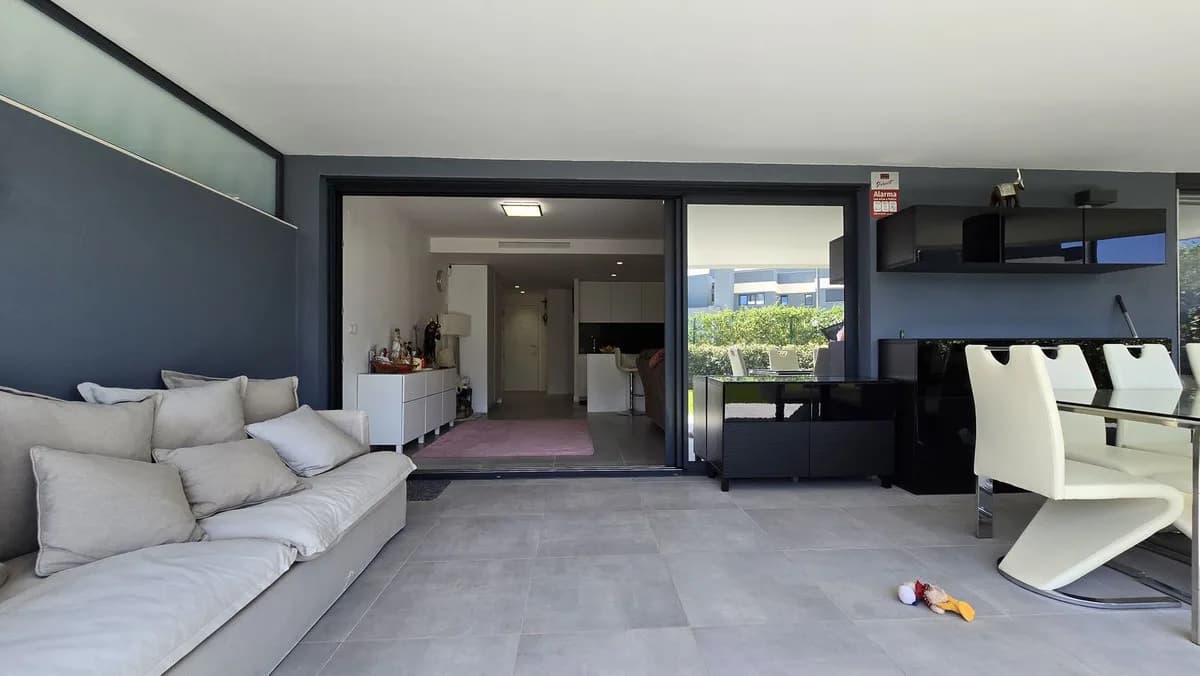 3 Bedroom Ground Floor Apartment for Sale in Estepona, Málaga - Image 5