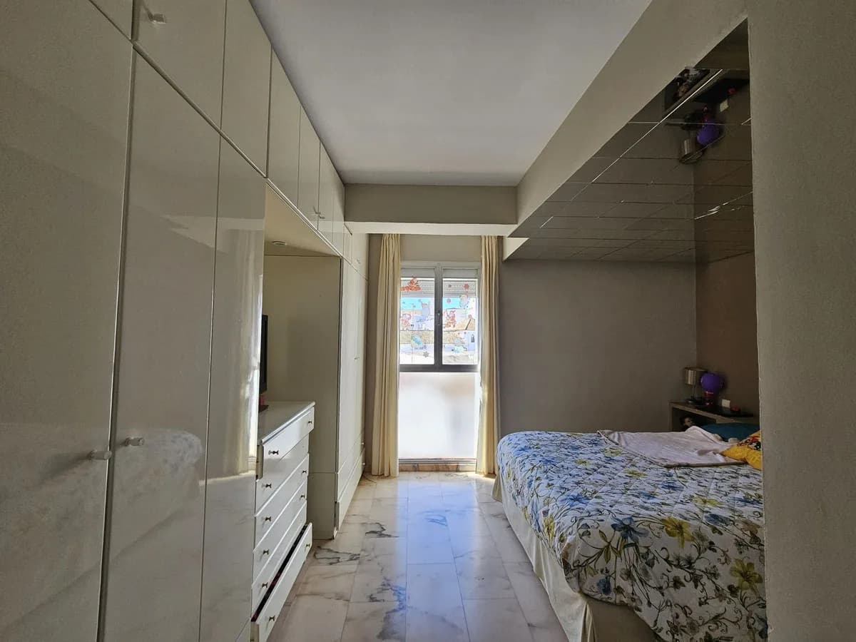 3 Bedroom Top Floor Apartment for Sale in Estepona, Málaga - Image 5