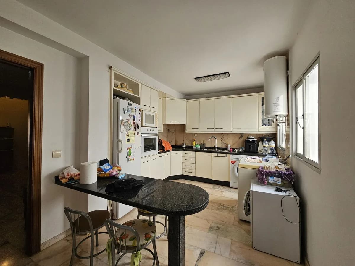 3 Bedroom Top Floor Apartment for Sale in Estepona, Málaga - Image 6