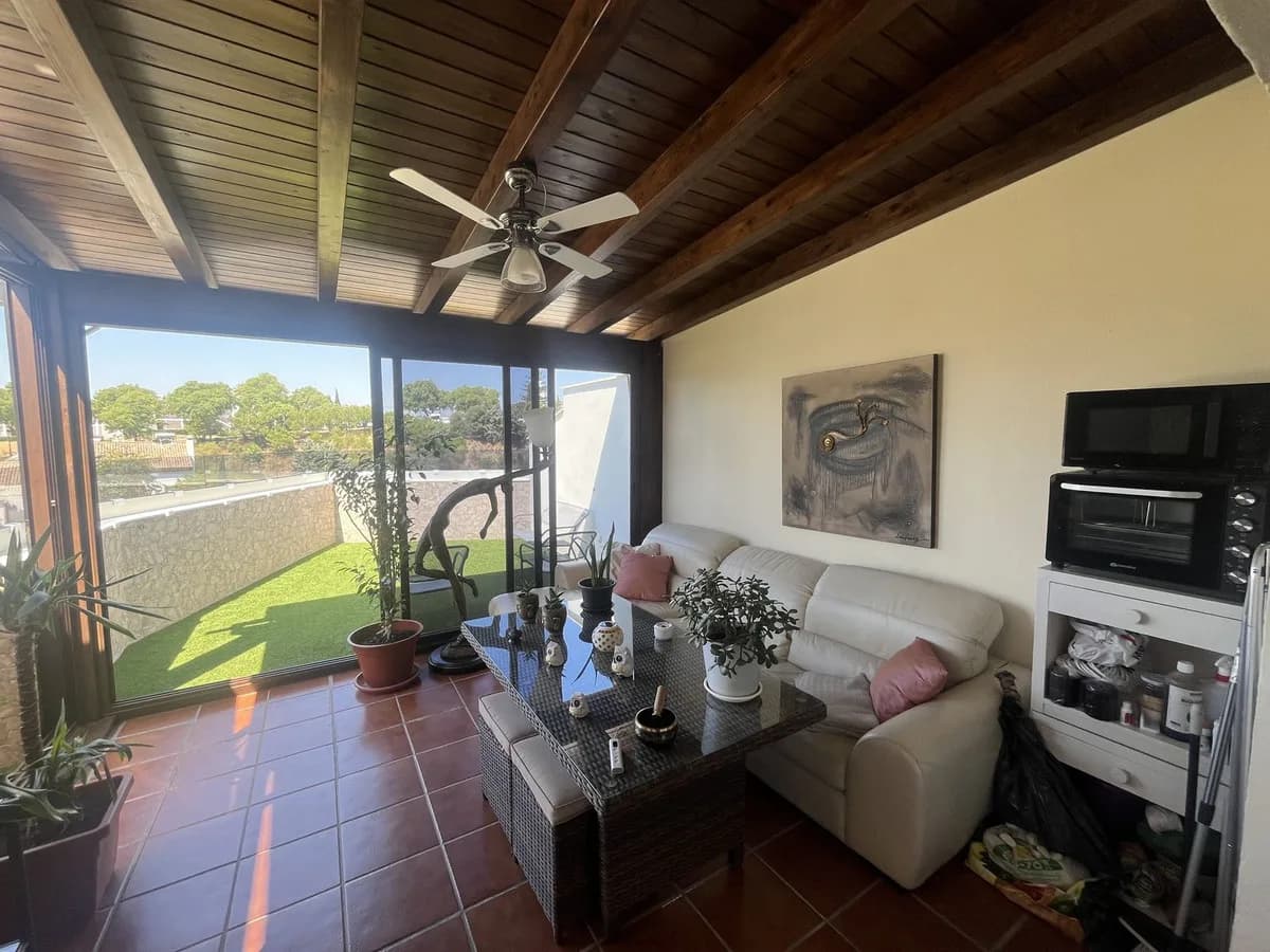 3 Bedroom Penthouse for Sale in Estepona, Málaga - Image 3