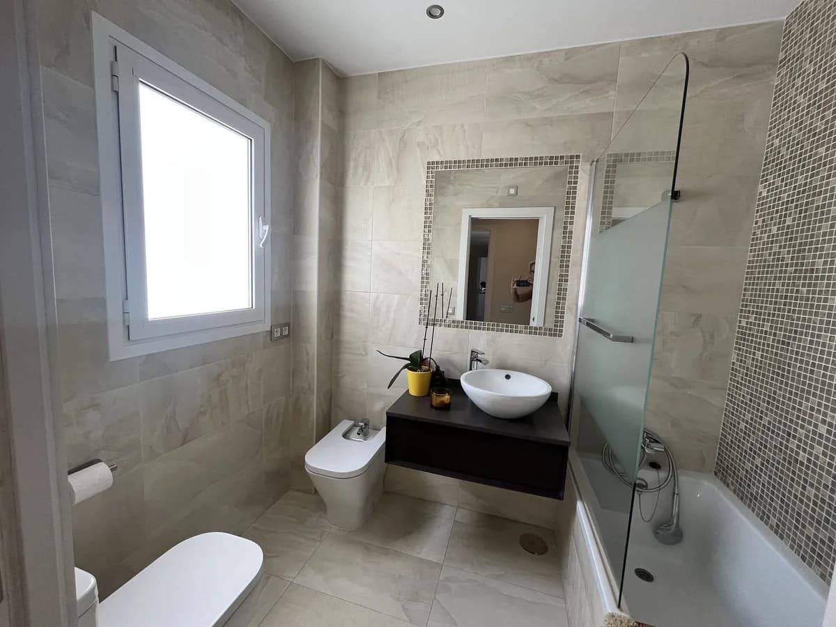 3 Bedroom Penthouse for Sale in Estepona, Málaga - Image 7