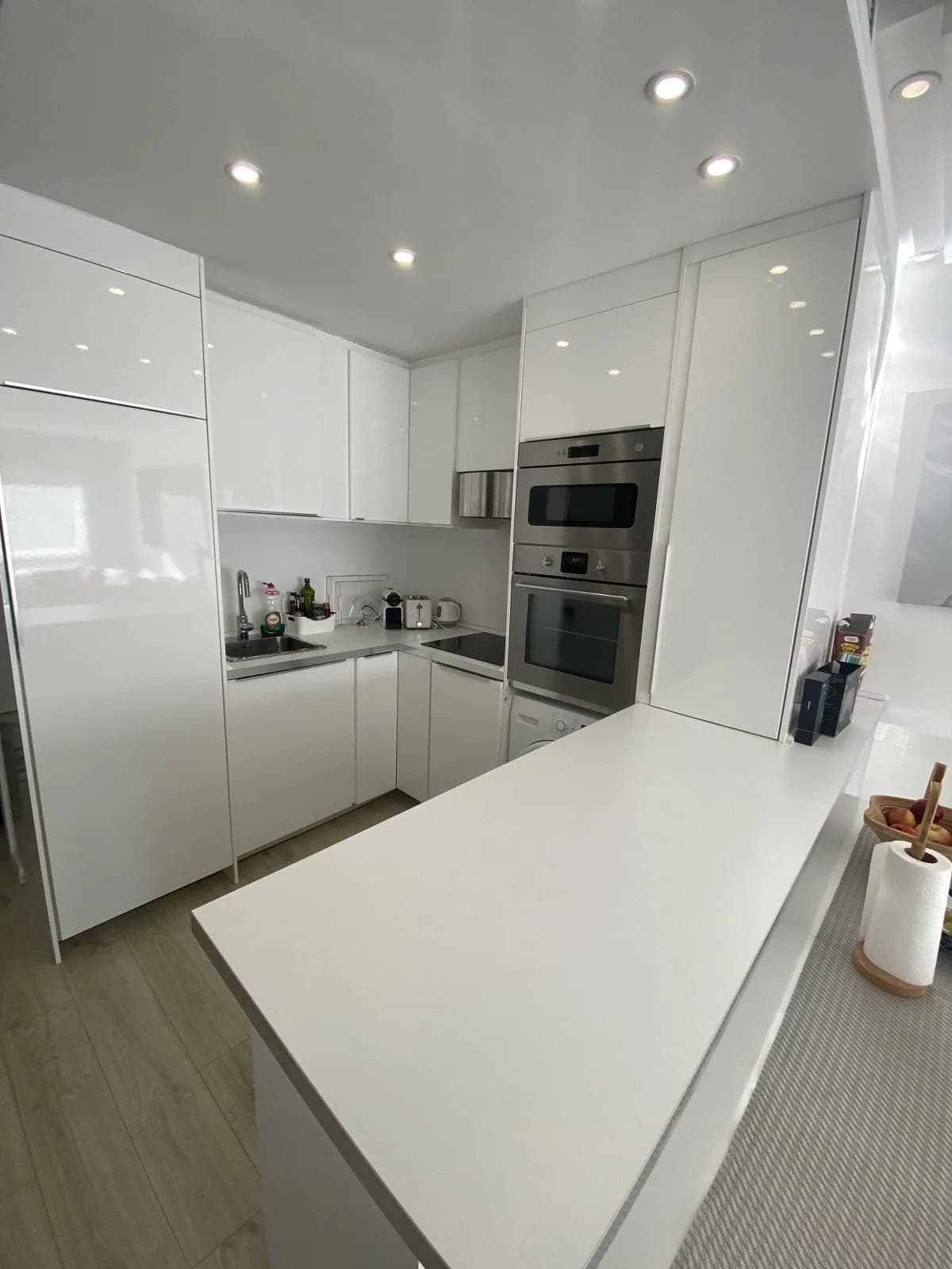 2 Bedroom Ground Floor Apartment for Sale in Puerto Banús, Málaga - Image 3